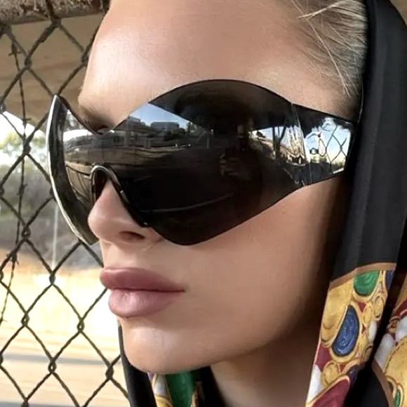 SOLD - NEW Oval Black Tinted Sunglasses - Picture 3 of 10